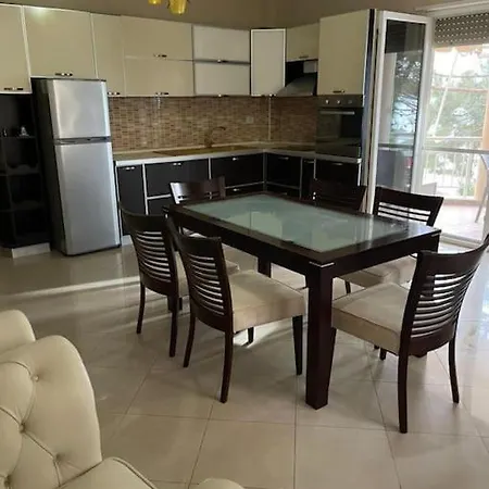 Lovely 2 Bedroom Unit With Beach View Golem  Exterior photo