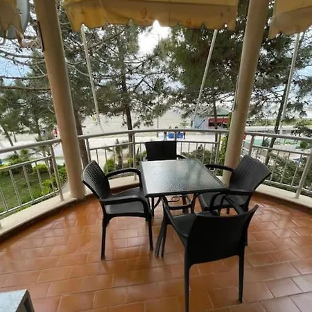 Lovely 2 Bedroom Unit With Beach View Golem  Exterior photo