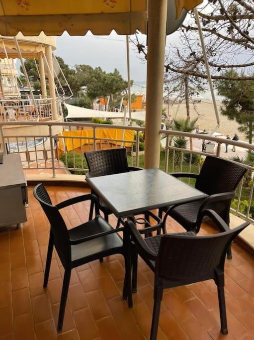 Lovely 2 Bedroom Unit With View Apartment