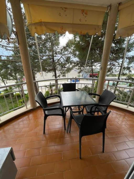 Lovely 2 Bedroom Unit With View Apartment